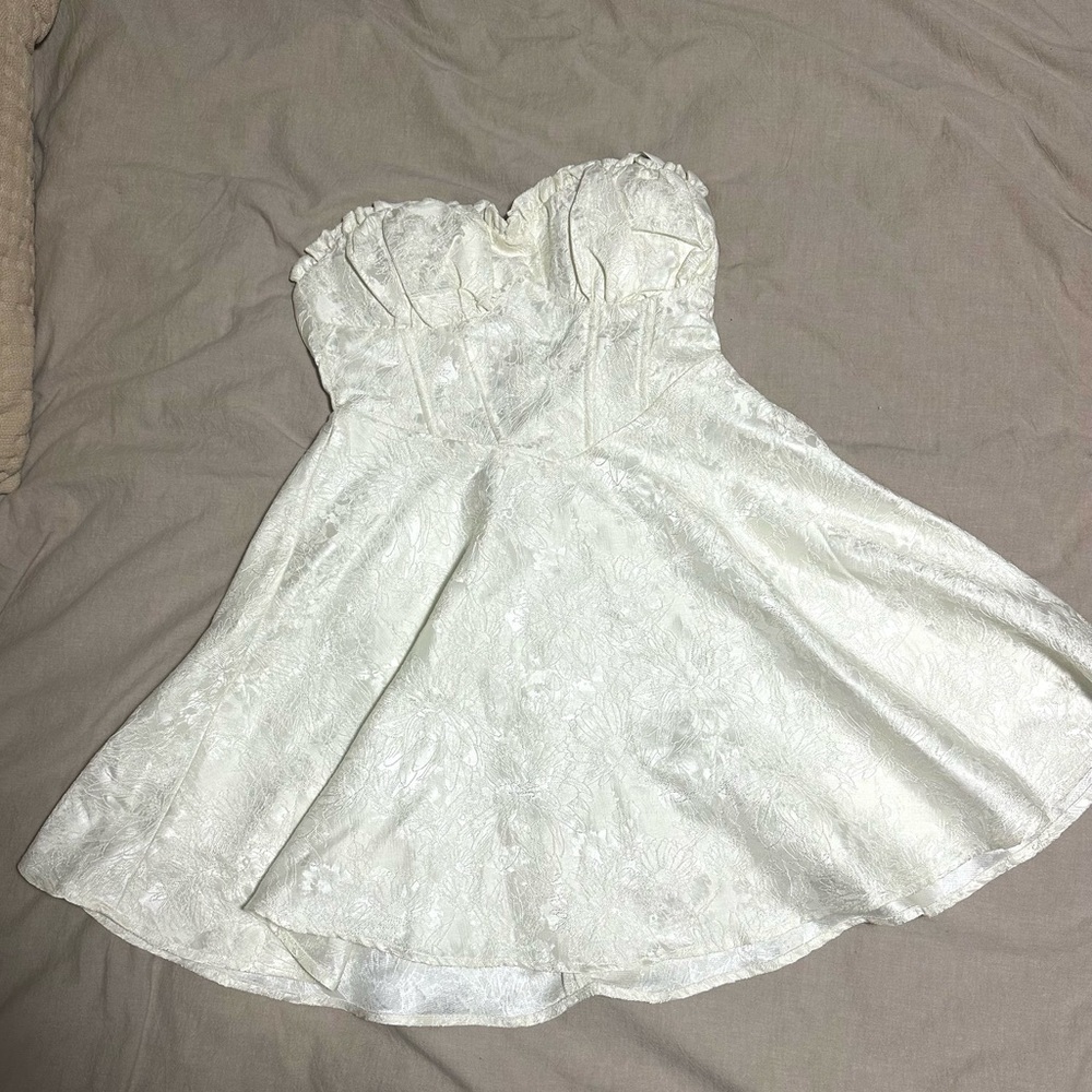 Elegant White Mini Dress